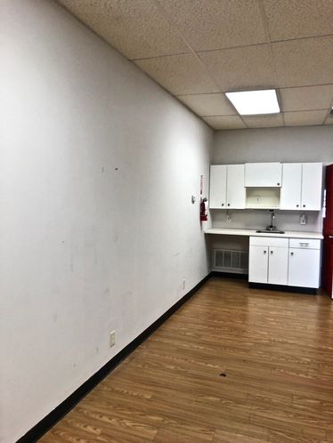 Shipley-Linthicum Shopping Center: 208 Transmission Ct, Linthicum Heights, MD 21090